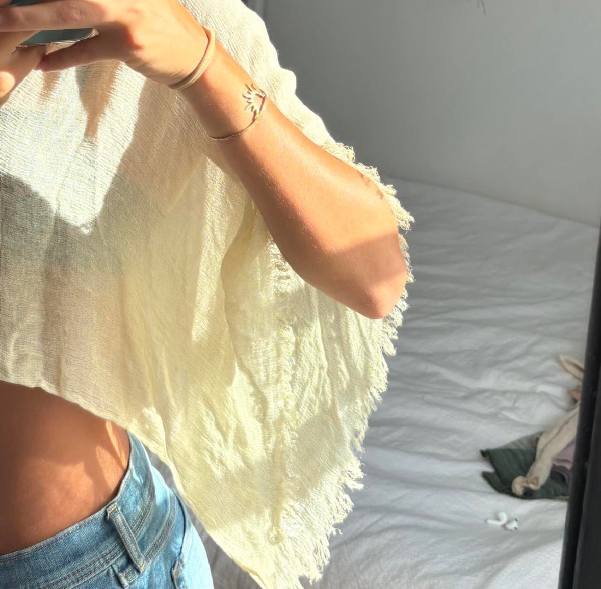 Sora Shoulder Veil - Cream